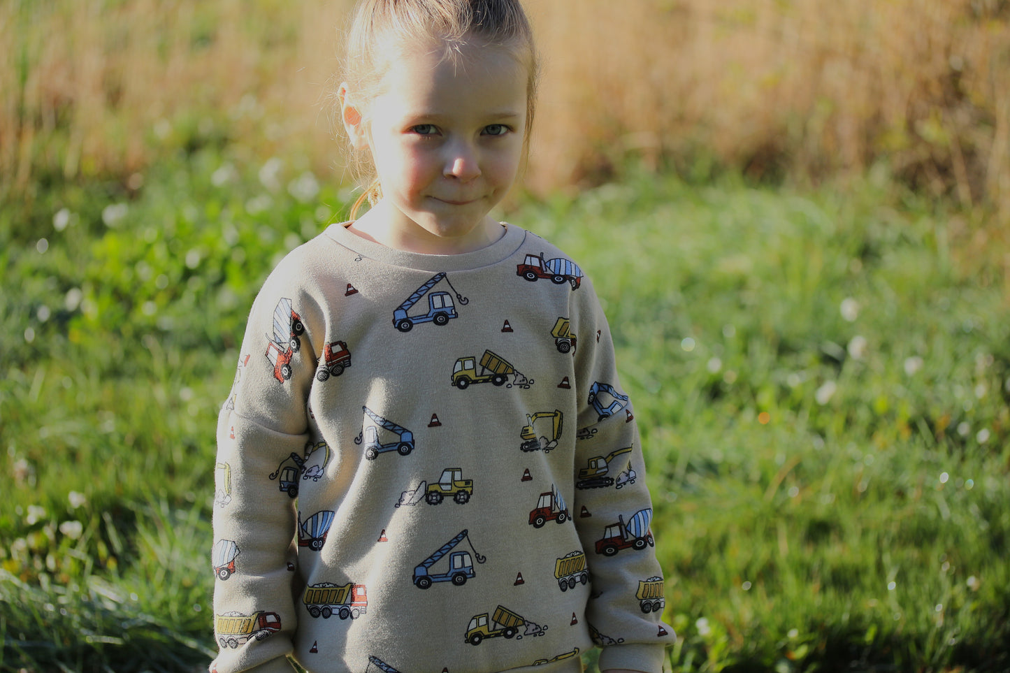 Linélo Créations sweat enfant engins chantier beige