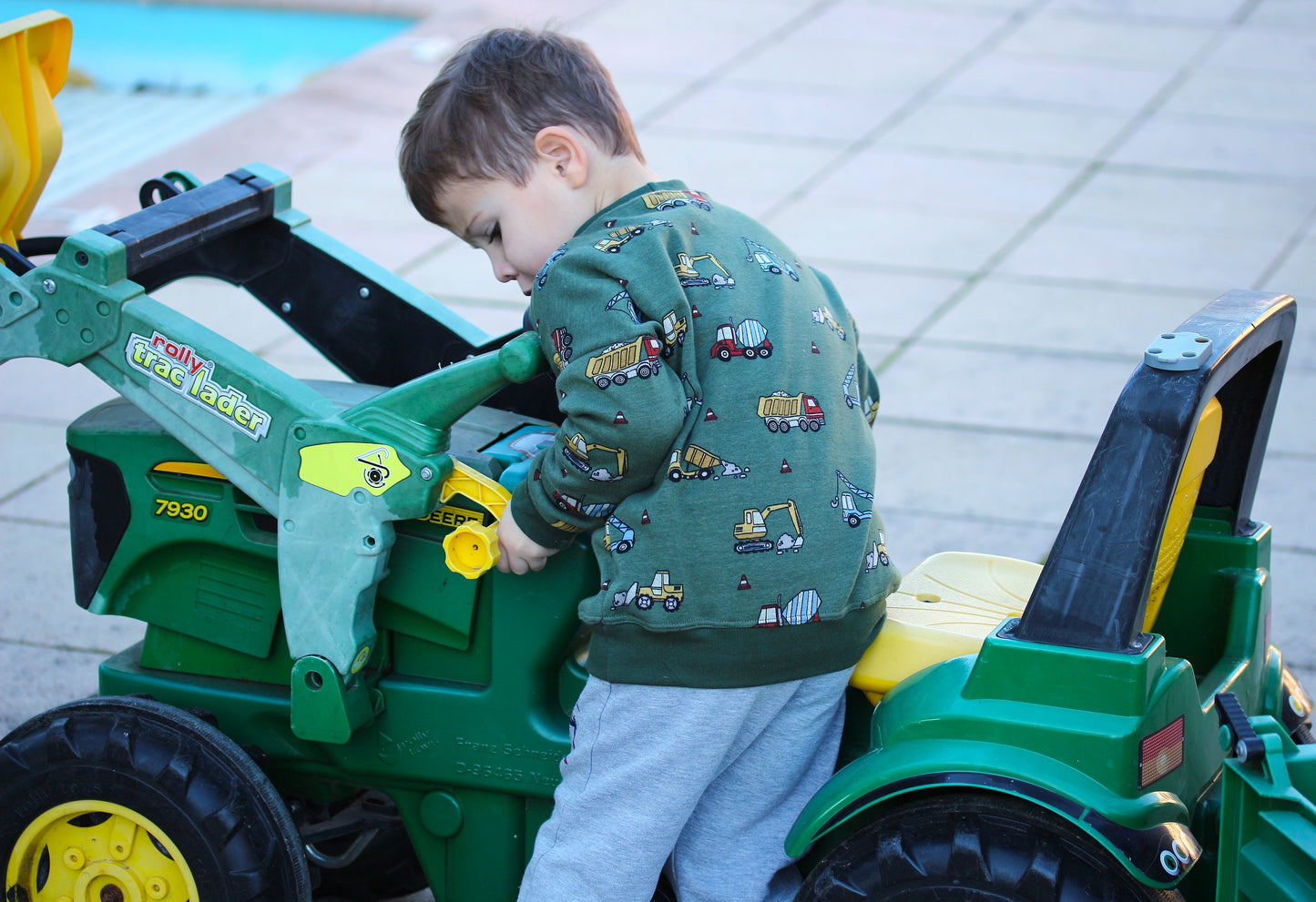 Linélo Créations sweat enfant engins chantier vert