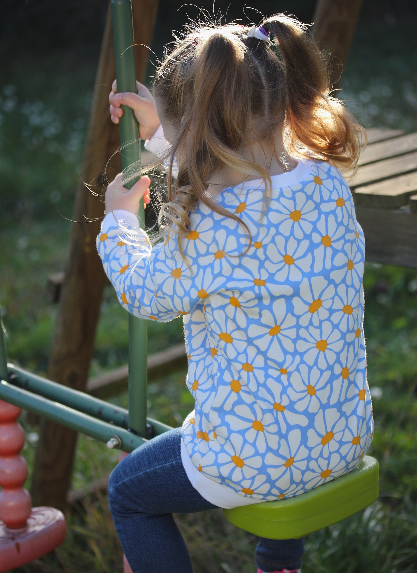 Linélo Créations sweat enfant marguerites fleurs de tiaré fleurs bleues jaune