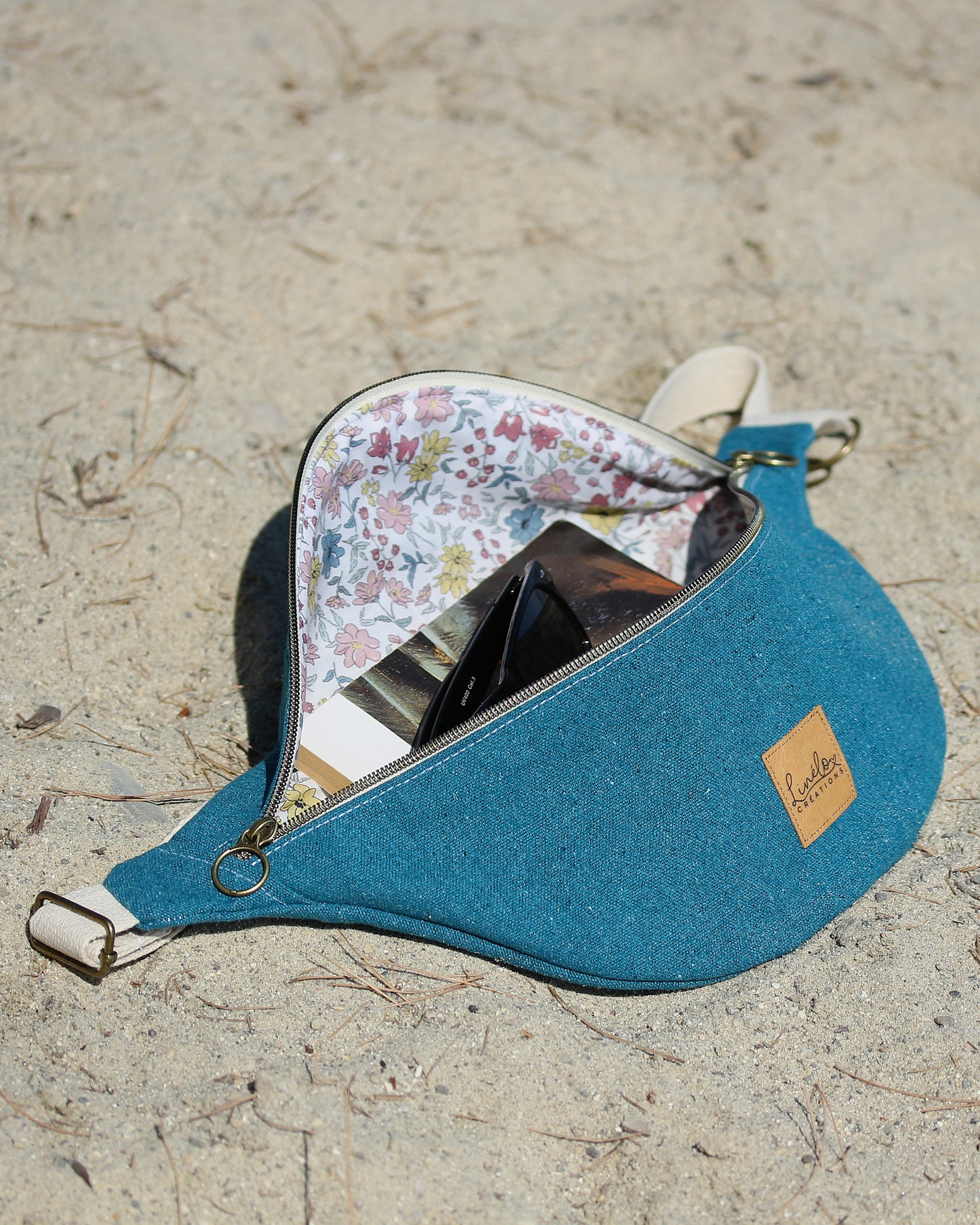 Sac banane en toile bleu paon