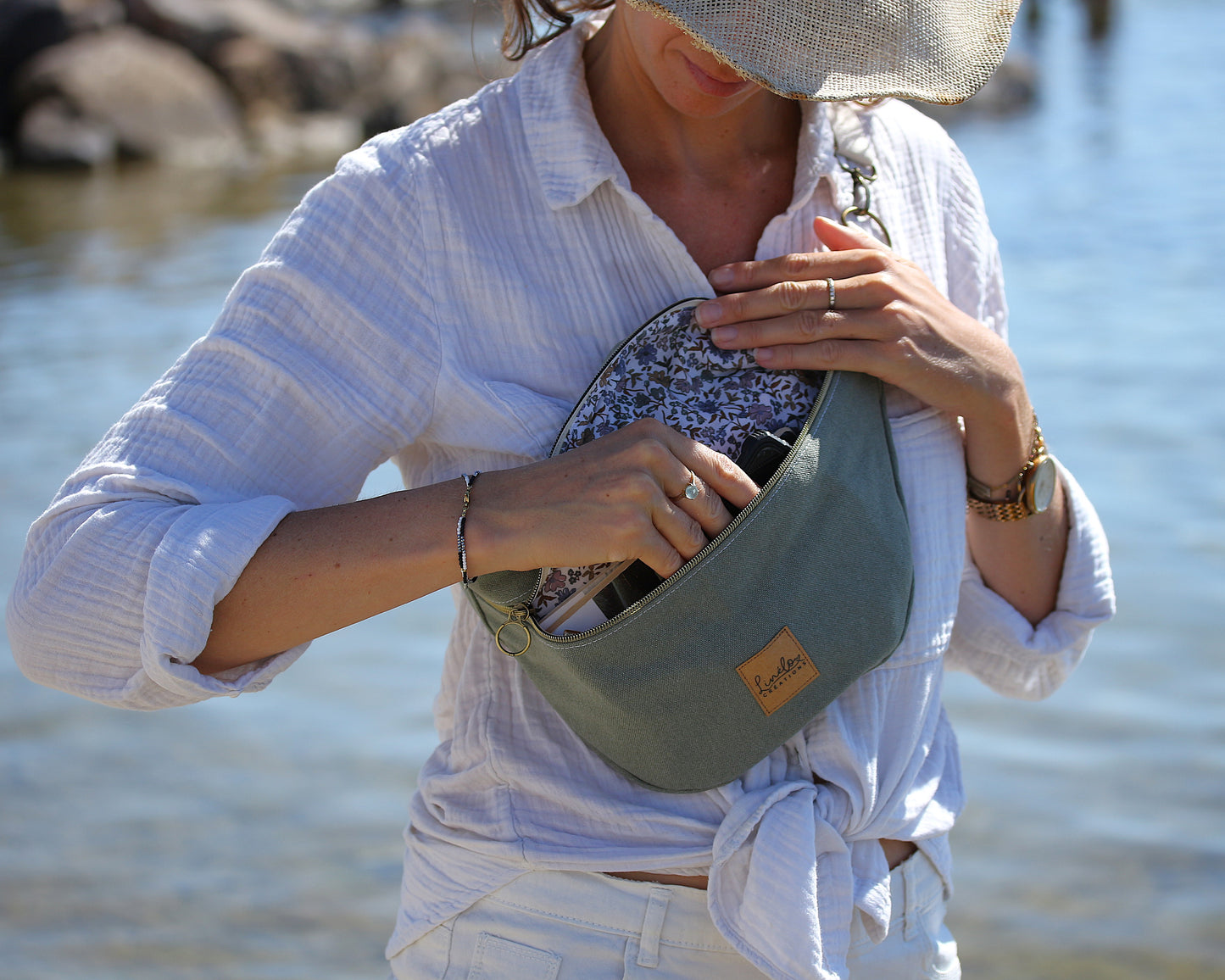 Sac banane en toile vert doux