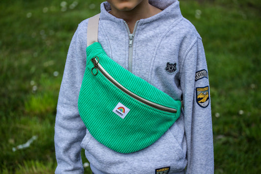 Sac banane enfant "Happy" Velours côtelé vert menthe
