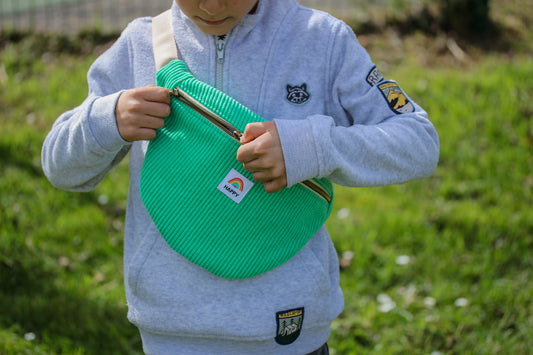 Sac banane enfant "Happy" Velours côtelé vert menthe