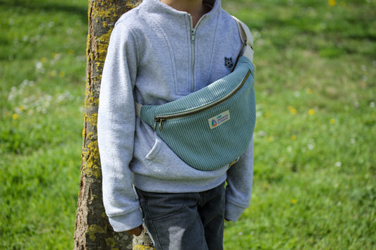 Sac banane enfant "Les copains d'abord" Velours côtelé bleu ciel
