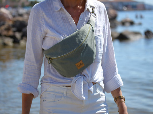 Sac banane en toile vert doux