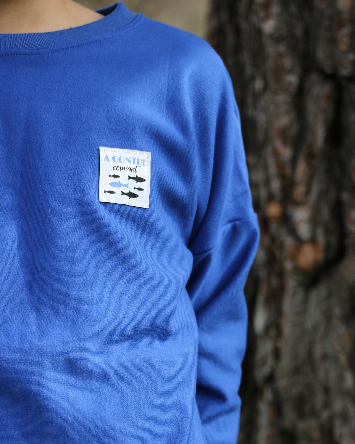 Sweat en coton enfant bleu roi "A contre courant"